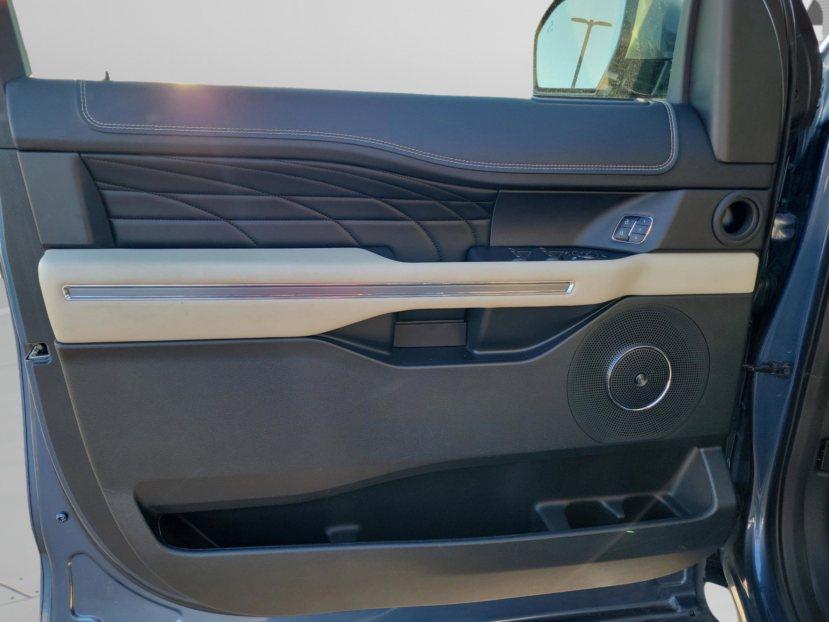 Certified 2018 Ford Expedition Platinum AWD/4WD image 20