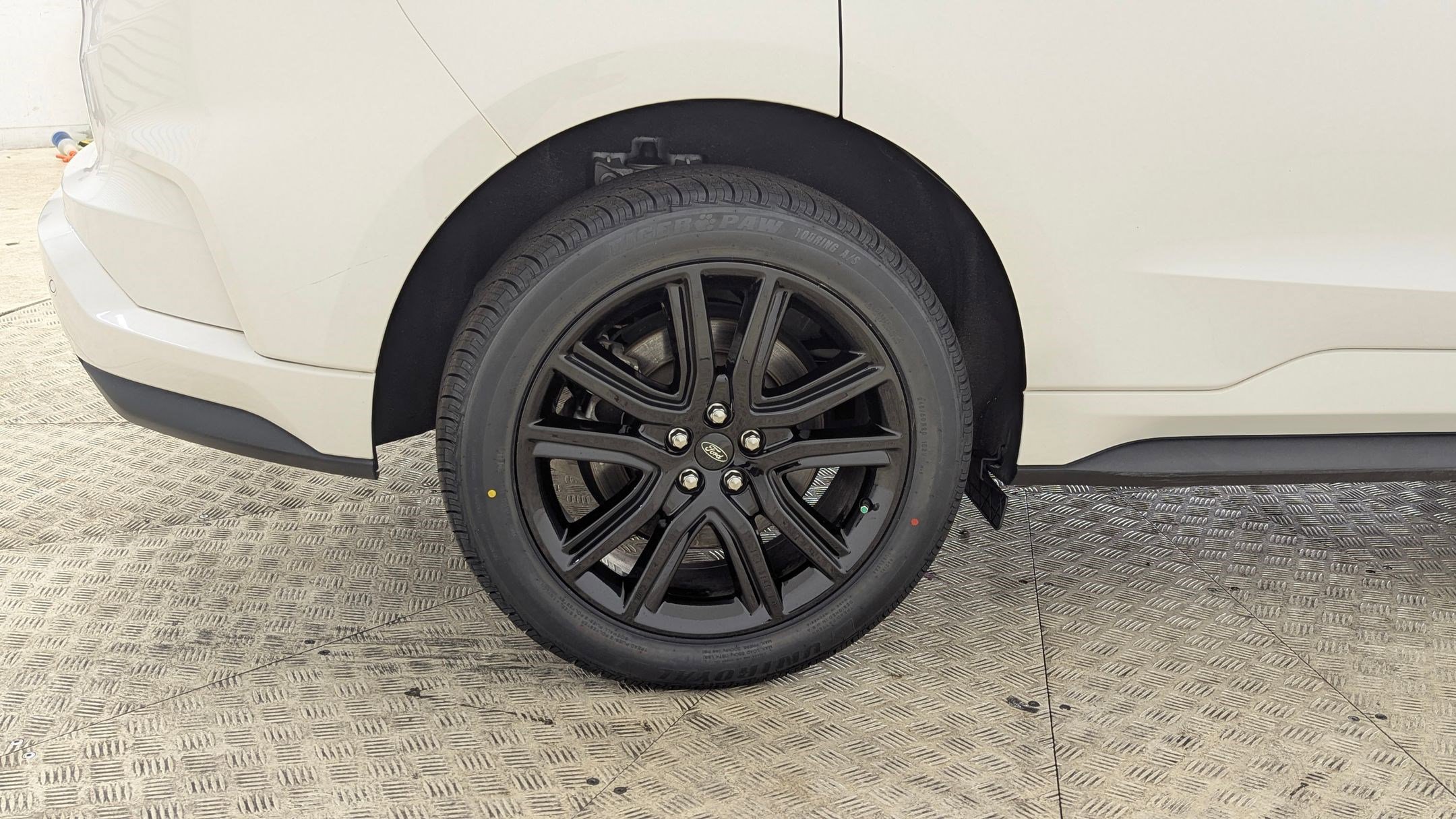 Certified 2022 Ford Edge ST-Line w/ Cargo Accessory Package image 11