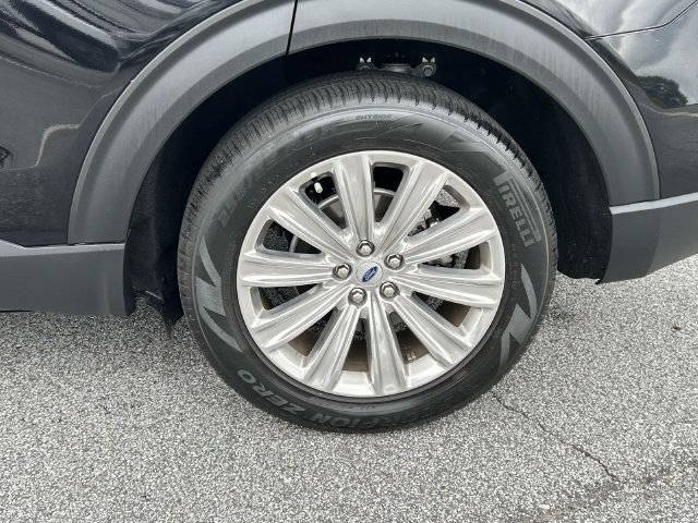 Certified 2023 Ford Explorer Limited w/ Limited Technology Package RWD image 9