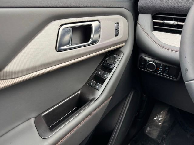 Certified 2025 Ford Explorer Active AWD/4WD image 36