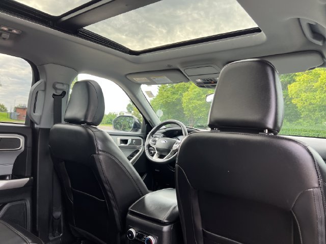Certified 2023 Ford Explorer XLT w/ Equipment Group 202A AWD/4WD image 33