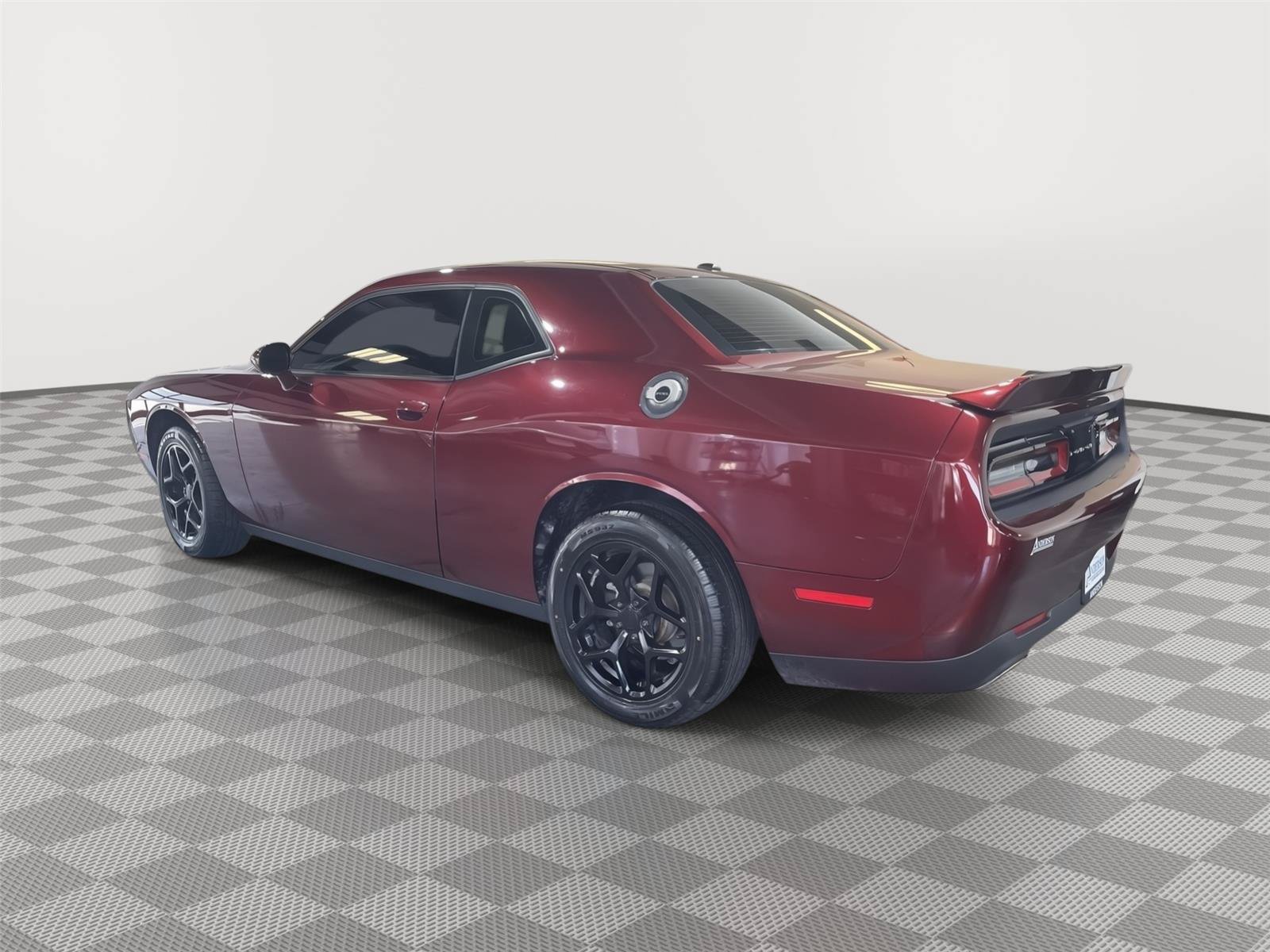 Used 2019 Dodge Challenger SXT RWD image 9