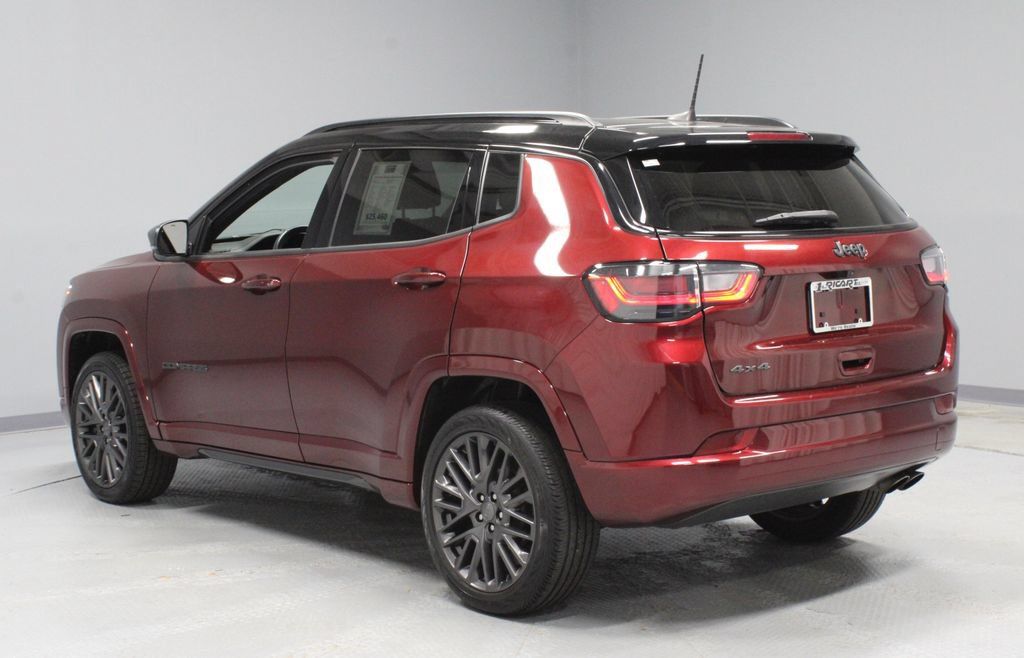 Used 2022 Jeep Compass High Altitude AWD/4WD image 11