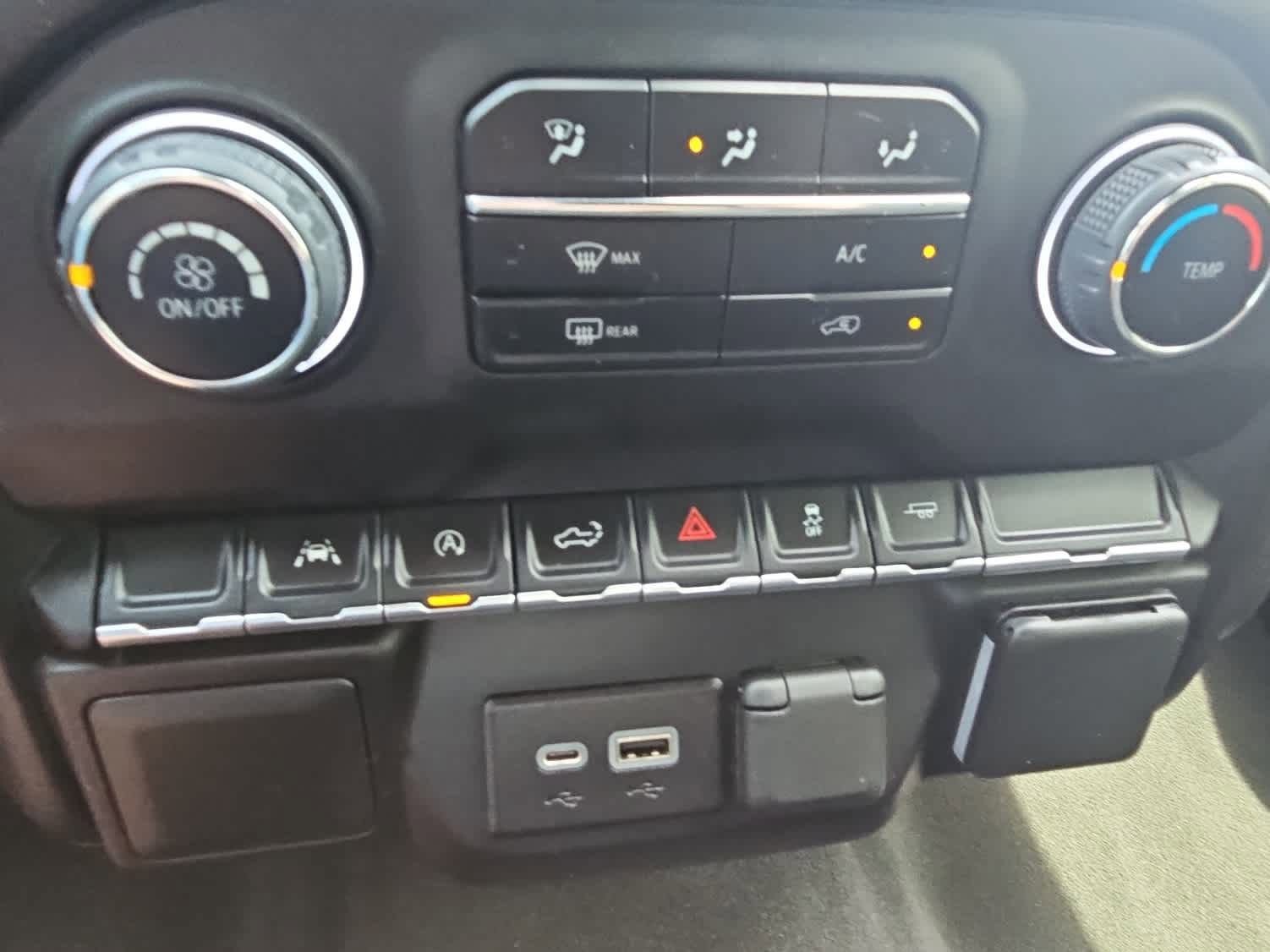 Used 2022 Chevrolet Silverado 1500 Custom image 17