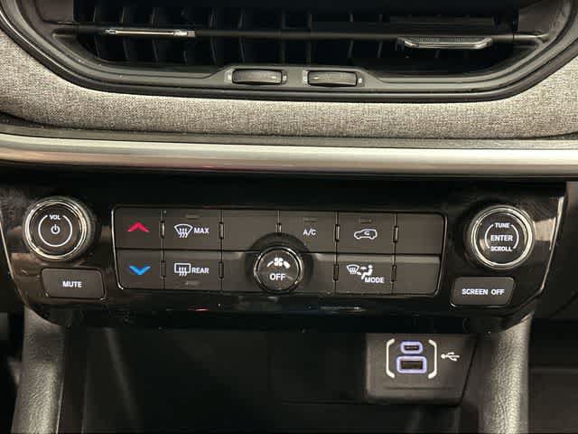 Used 2024 Jeep Compass Latitude AWD/4WD image 14