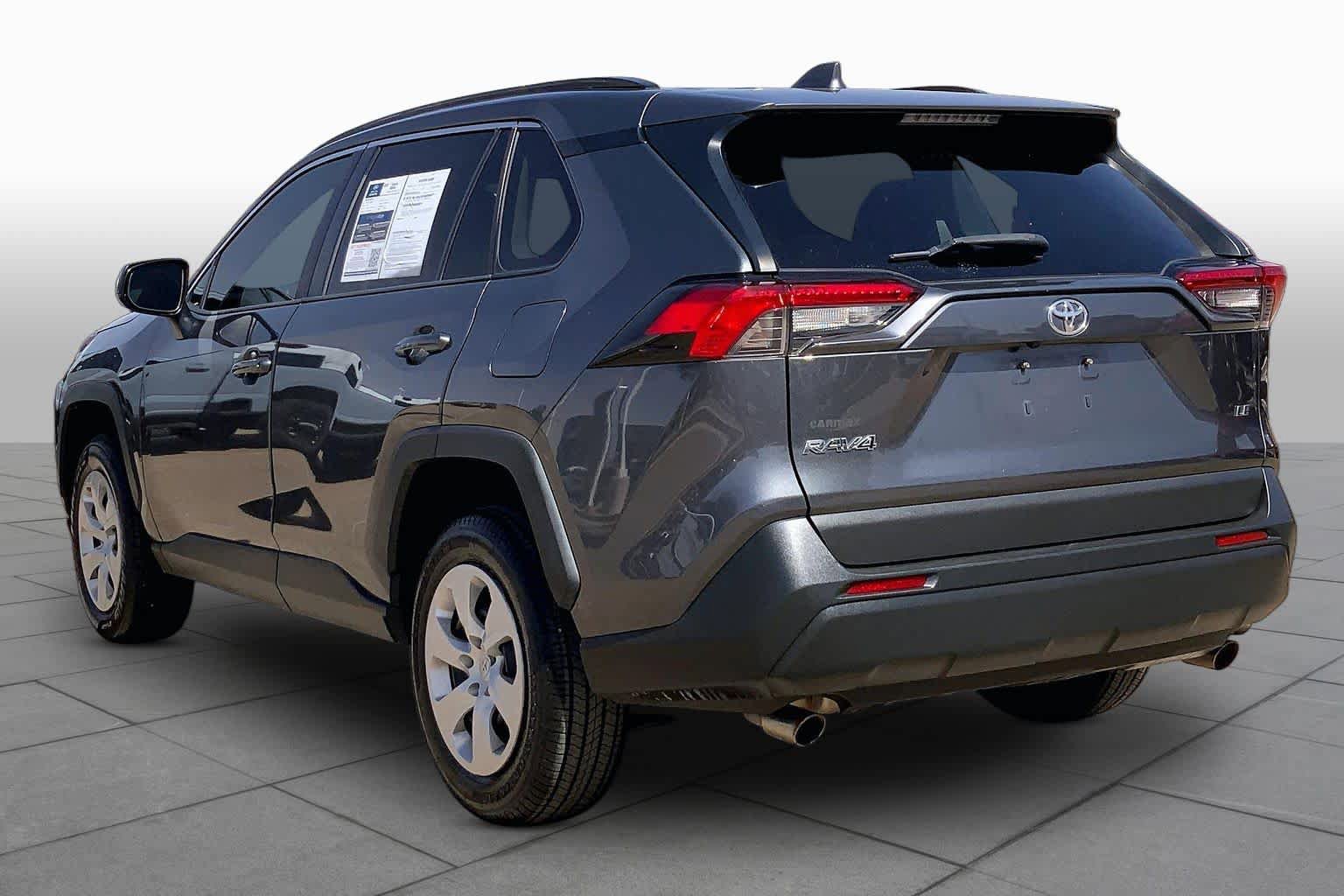 Used 2020 Toyota RAV4 LE FWD image 12