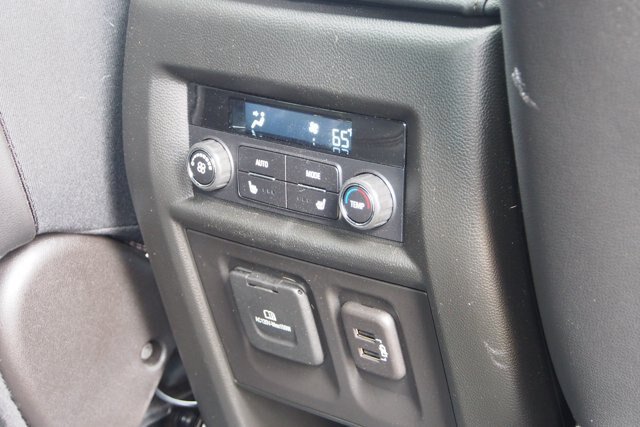 Used 2023 Chevrolet Traverse High Country FWD image 16