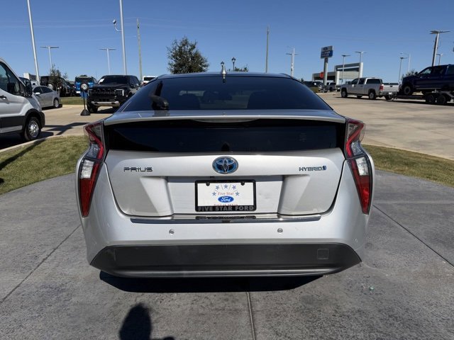 Used 2018 Toyota Prius Four image 2