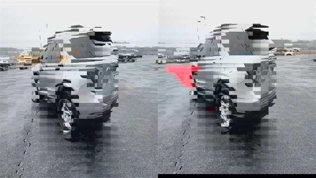 Certified 2023 Ford Explorer XLT image 4