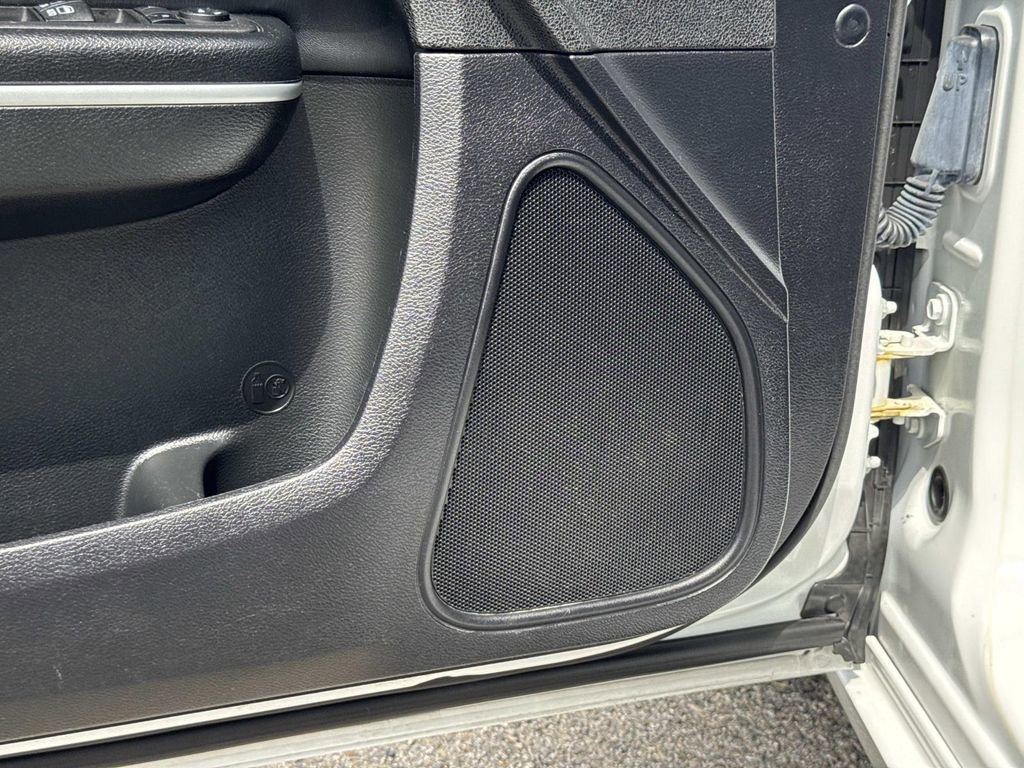 Used 2023 Chrysler 300 Touring image 20