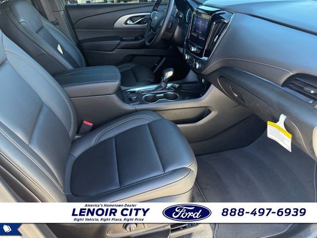 Used 2023 Chevrolet Traverse LT image 13