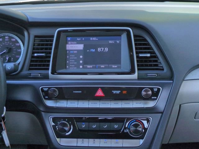 Used 2019 Hyundai Sonata SE w/ Winter Weather Package image 17