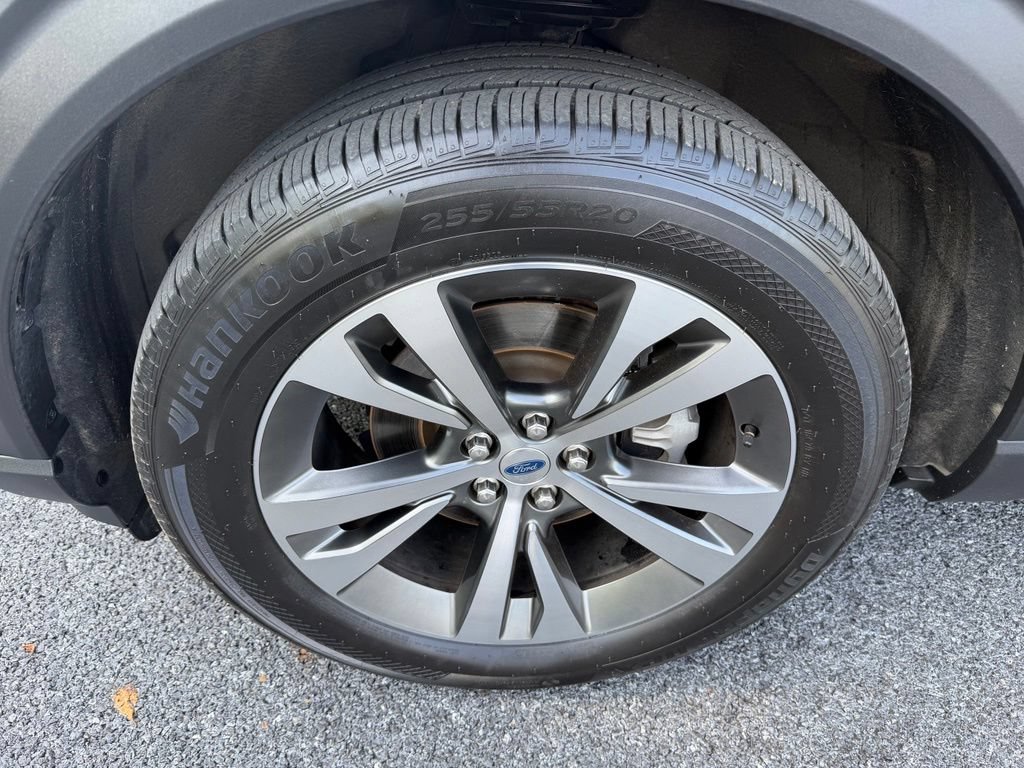 Certified 2020 Ford Explorer Platinum w/ Premium Technology Package AWD/4WD image 10