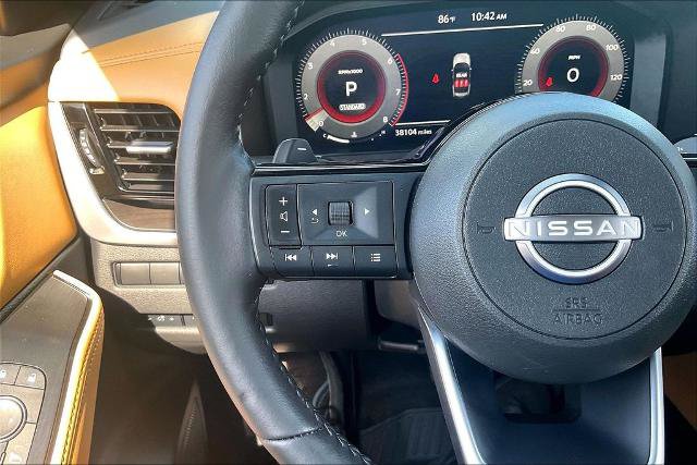 Used 2023 Nissan Rogue Platinum FWD image 18
