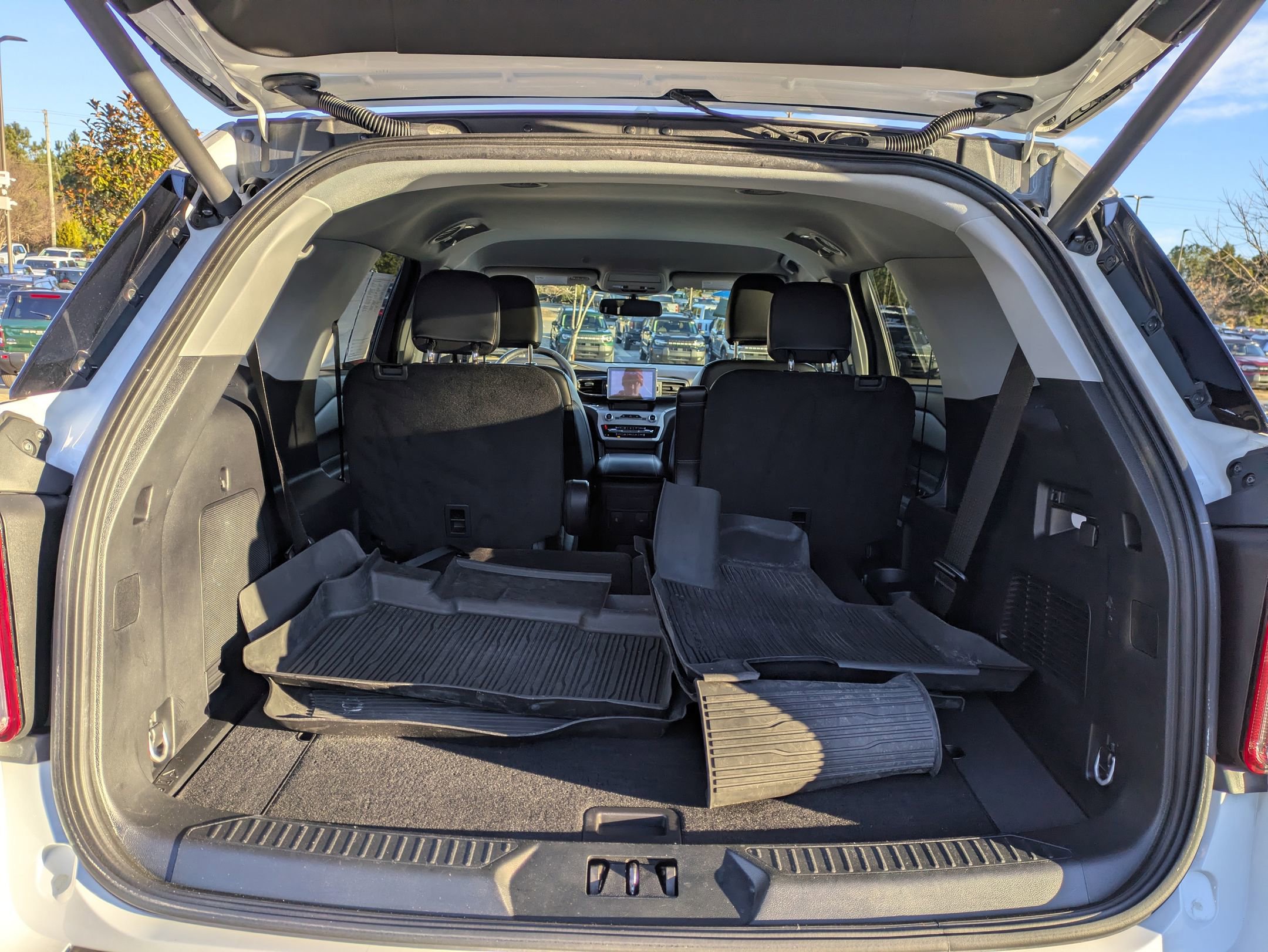 Certified 2023 Ford Explorer XLT w/ Equipment Group 202A image 38