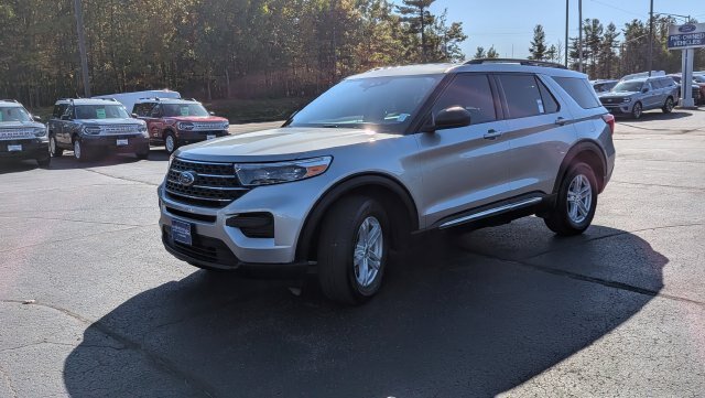 Certified 2024 Ford Explorer XLT AWD/4WD image 3
