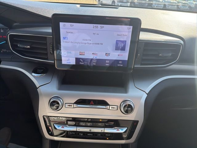 Certified 2022 Ford Explorer XLT w/ Equipment Group 202A image 30