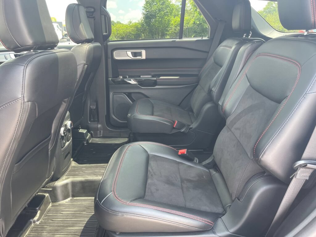 Certified 2024 Ford Explorer ST-Line w/ Class IV Trailer Tow Package AWD/4WD image 26