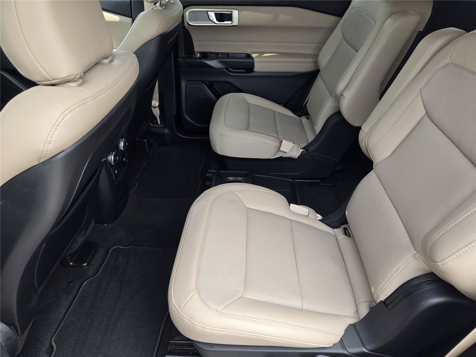 Certified 2020 Ford Explorer Limited w/ Hybrid Equipment Group 310A RWD image 29