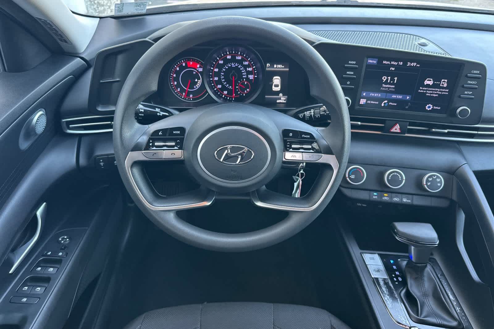 Used 2022 Hyundai Elantra SE FWD image 14