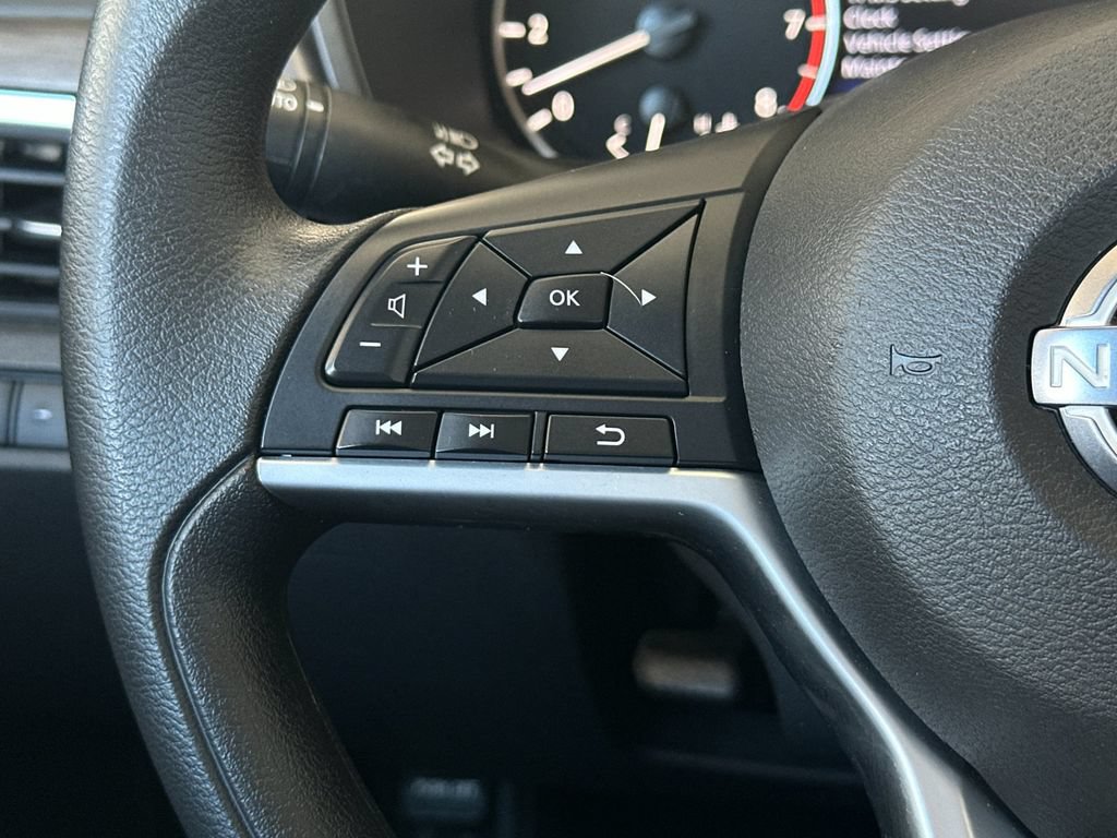 Used 2025 Nissan Altima 2.5 SV FWD image 22
