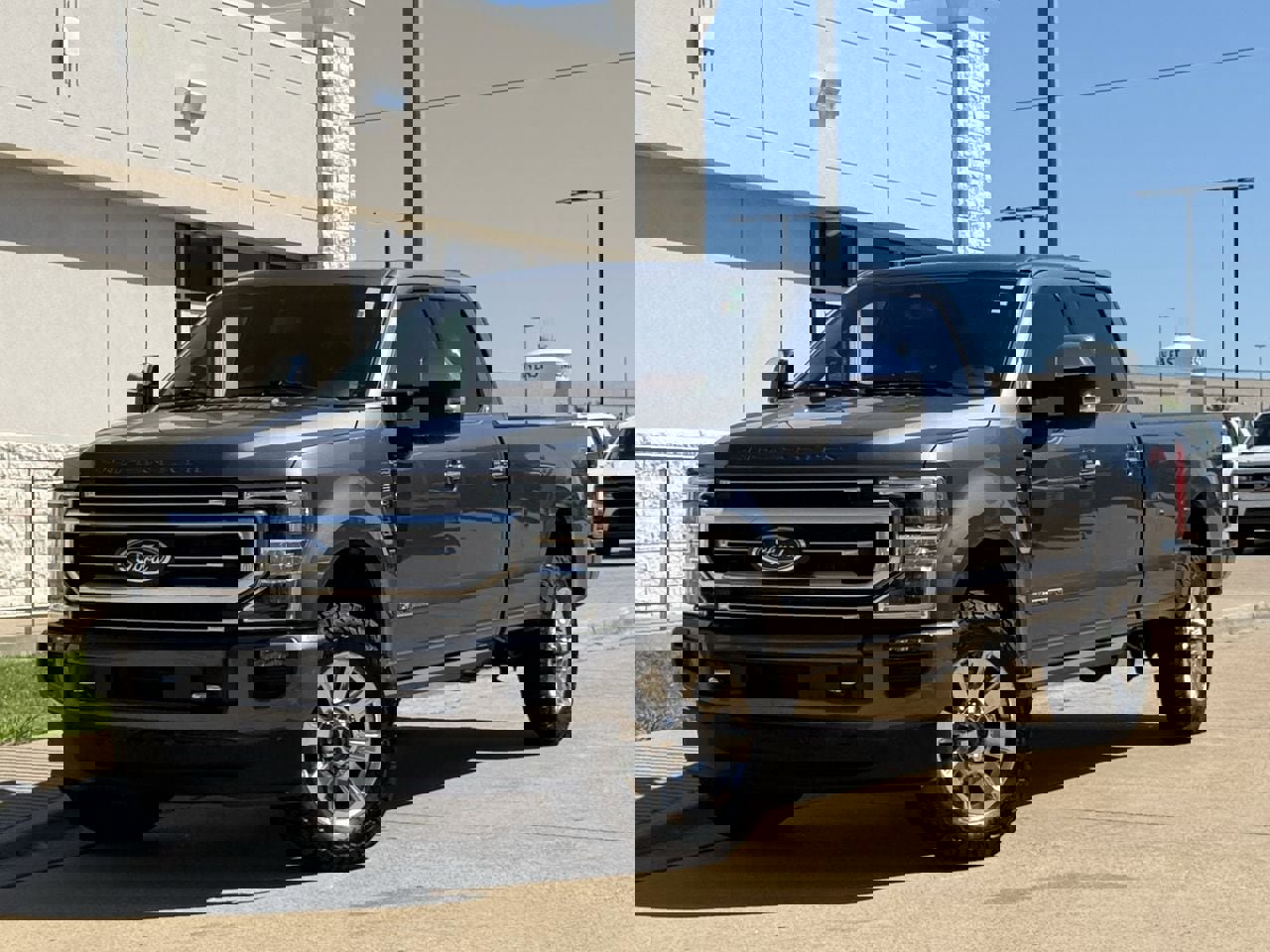 Certified 2022 Ford F350 Platinum image 2