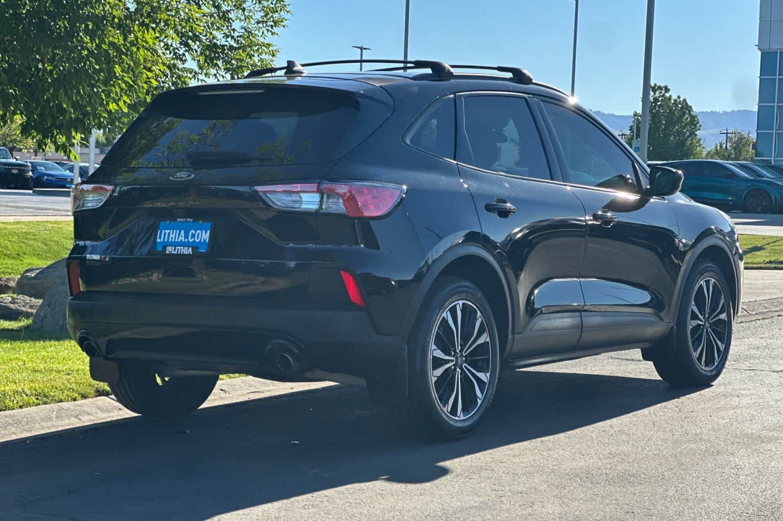 Certified 2022 Ford Escape SEL w/ SEL Stealth AWD Package image 2