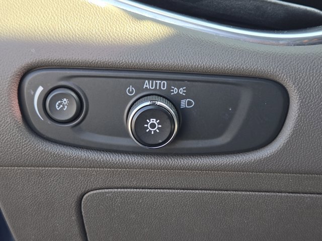 Used 2018 Chevrolet Malibu LT w/ Leather Package image 18