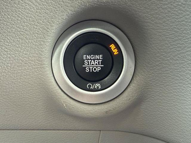 Used 2023 Chrysler Voyager LX FWD image 16