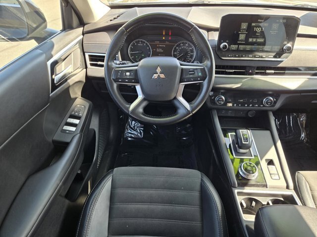Used 2024 Mitsubishi Outlander SE AWD/4WD image 13