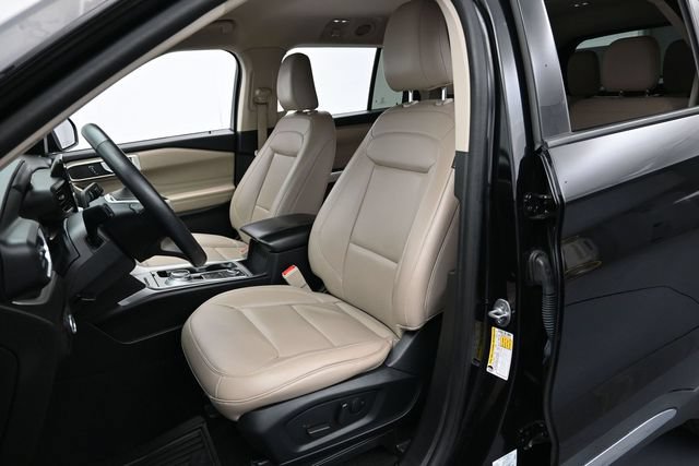 Certified 2023 Ford Explorer XLT w/ Equipment Group 202A AWD/4WD image 11