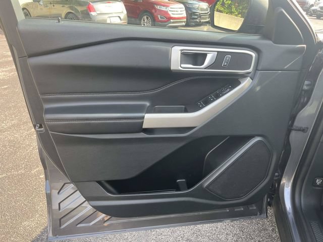 Certified 2023 Ford Explorer XLT w/ Equipment Group 202A RWD image 18