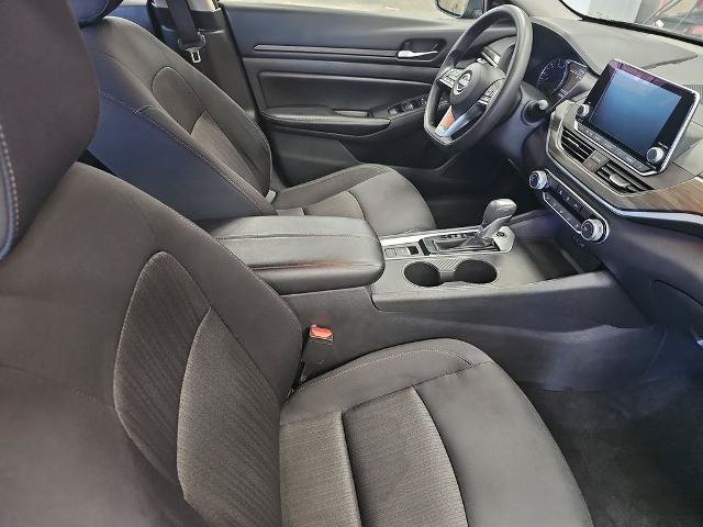 Used 2025 Nissan Altima 2.5 SV AWD/4WD image 10