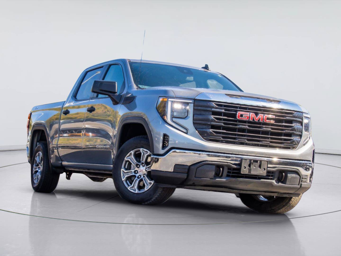 Used 2023 GMC Sierra 1500 Pro AWD/4WD image 2