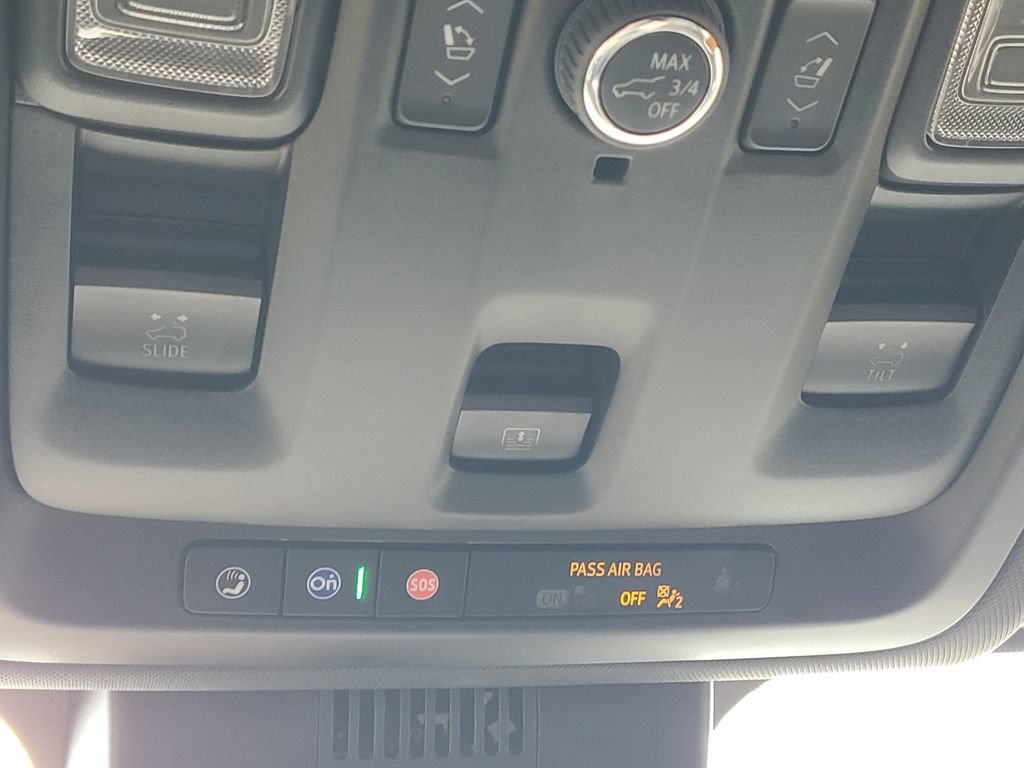 Used 2023 GMC Yukon SLT w/ SLT Premium Package AWD/4WD image 36