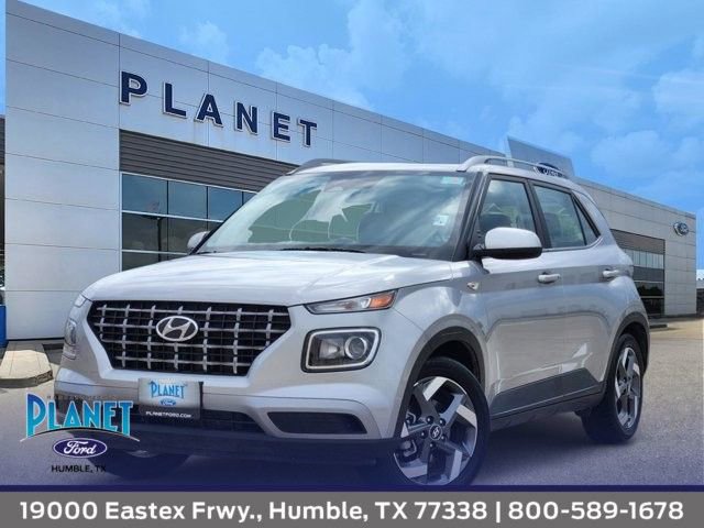 Used 2025 Hyundai Venue SEL FWD image 1