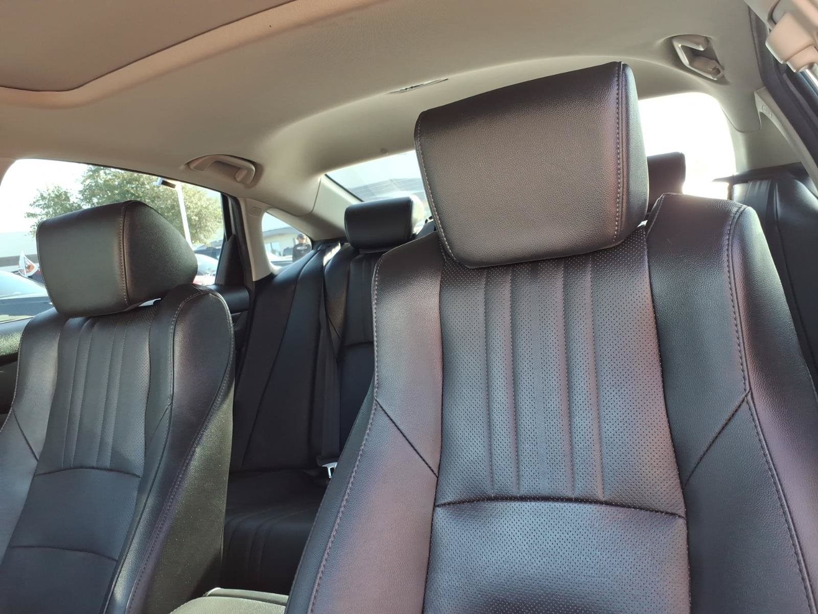Used 2019 Honda Accord Touring image 15