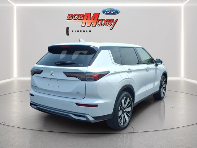 Used 2025 Mitsubishi Outlander SE AWD/4WD image 4
