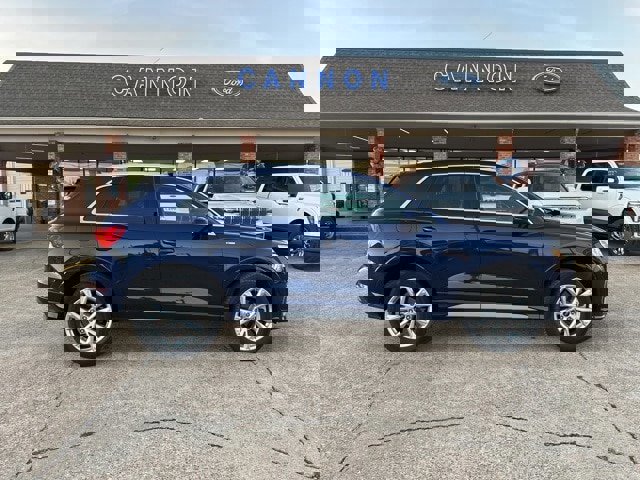 Used 2024 Audi Q3 2.0T Premium image 6