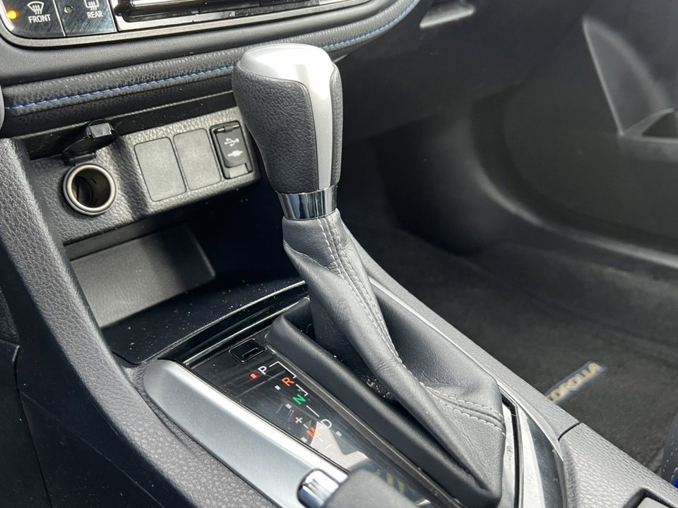 Used 2017 Toyota Corolla SE image 29