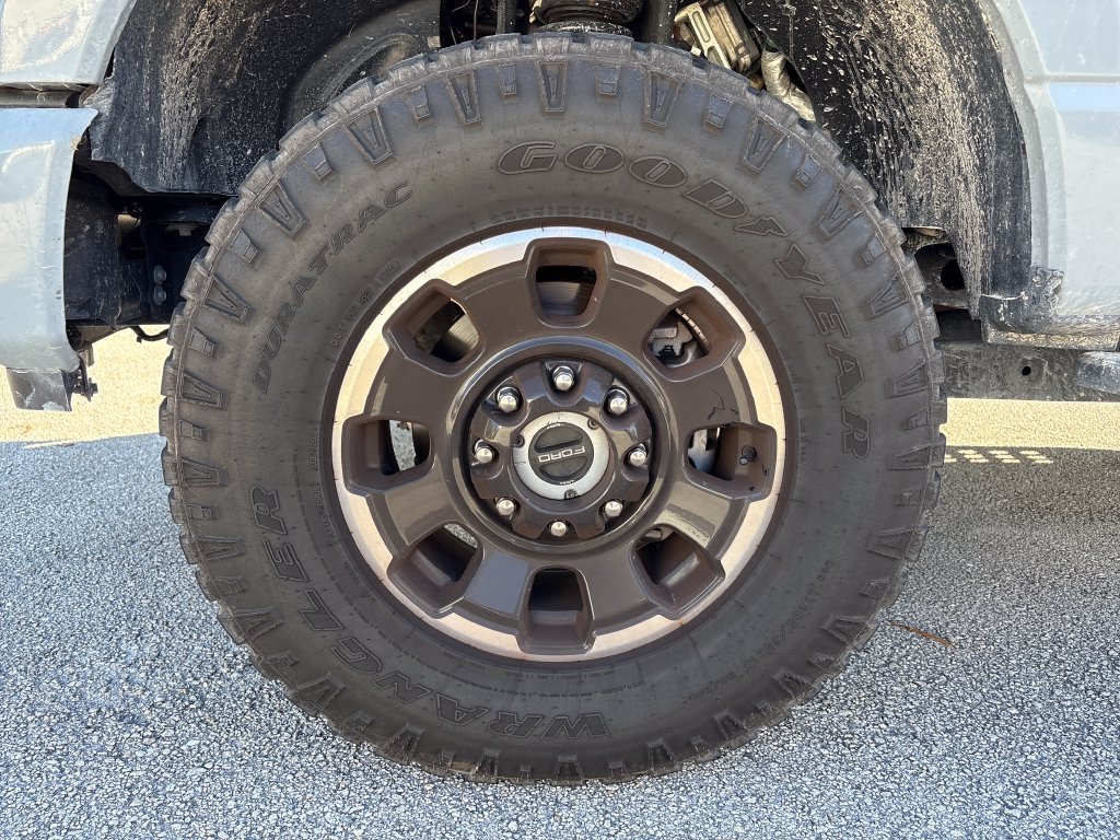 Certified 2025 Ford F350 Platinum w/ Tremor Off-Road Package AWD/4WD image 15