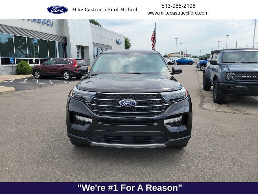 Certified 2023 Ford Explorer XLT w/ Equipment Group 202A AWD/4WD image 8