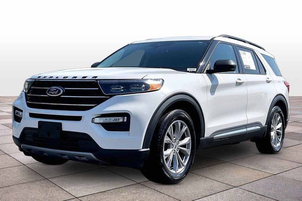 Certified 2023 Ford Explorer XLT w/ Equipment Group 202A RWD image 12