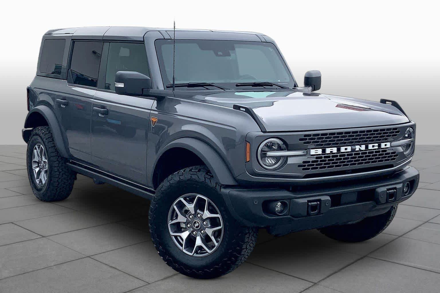 Certified 2025 Ford Bronco Badlands AWD/4WD image 3