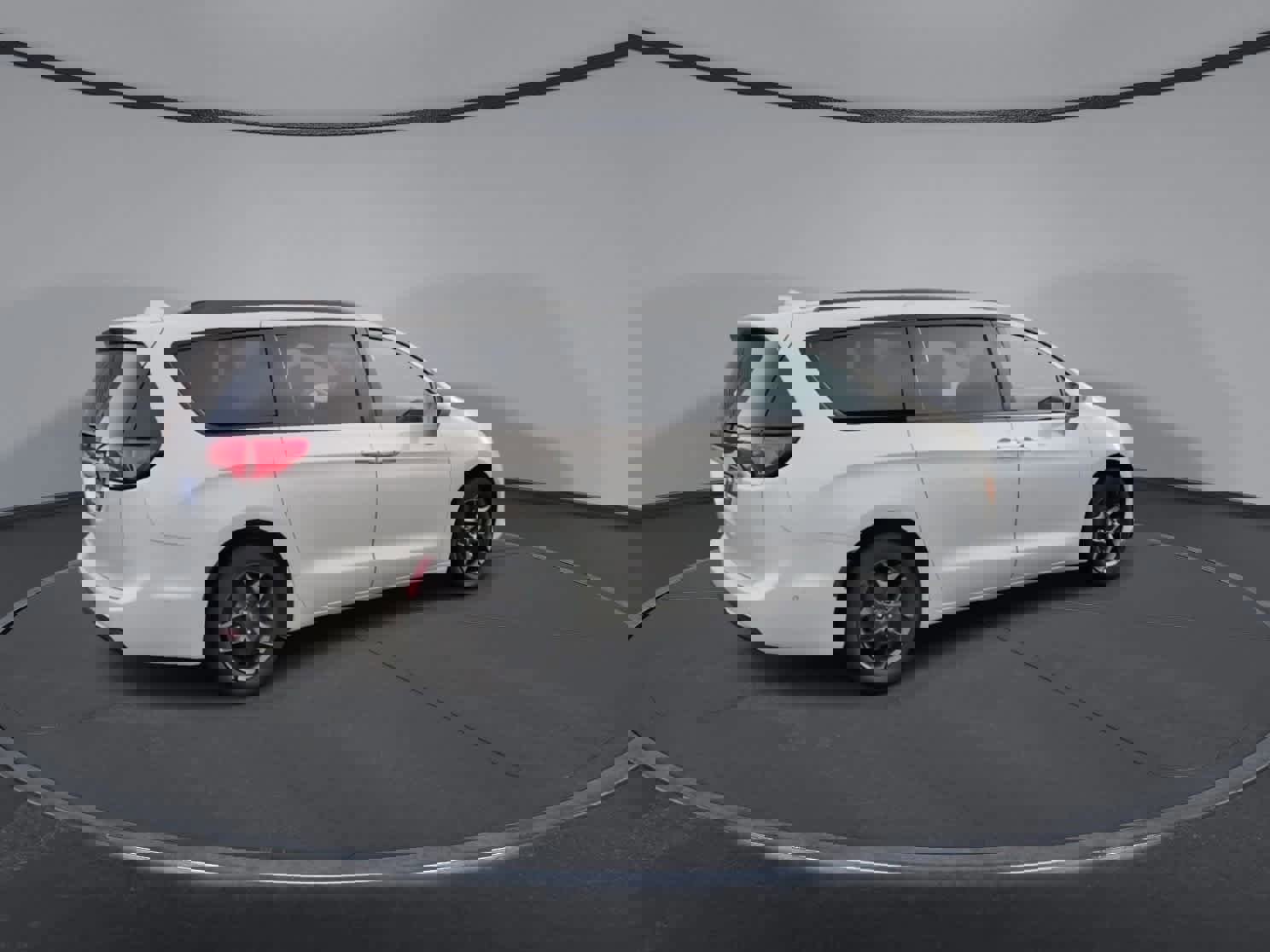 Used 2020 Chrysler Pacifica Touring-L Plus w/ Advanced Safetytec Group image 4