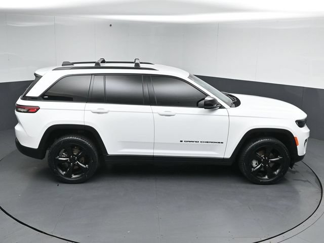 Used 2023 Jeep Grand Cherokee Limited w/ Black Appearance Package AWD/4WD image 51
