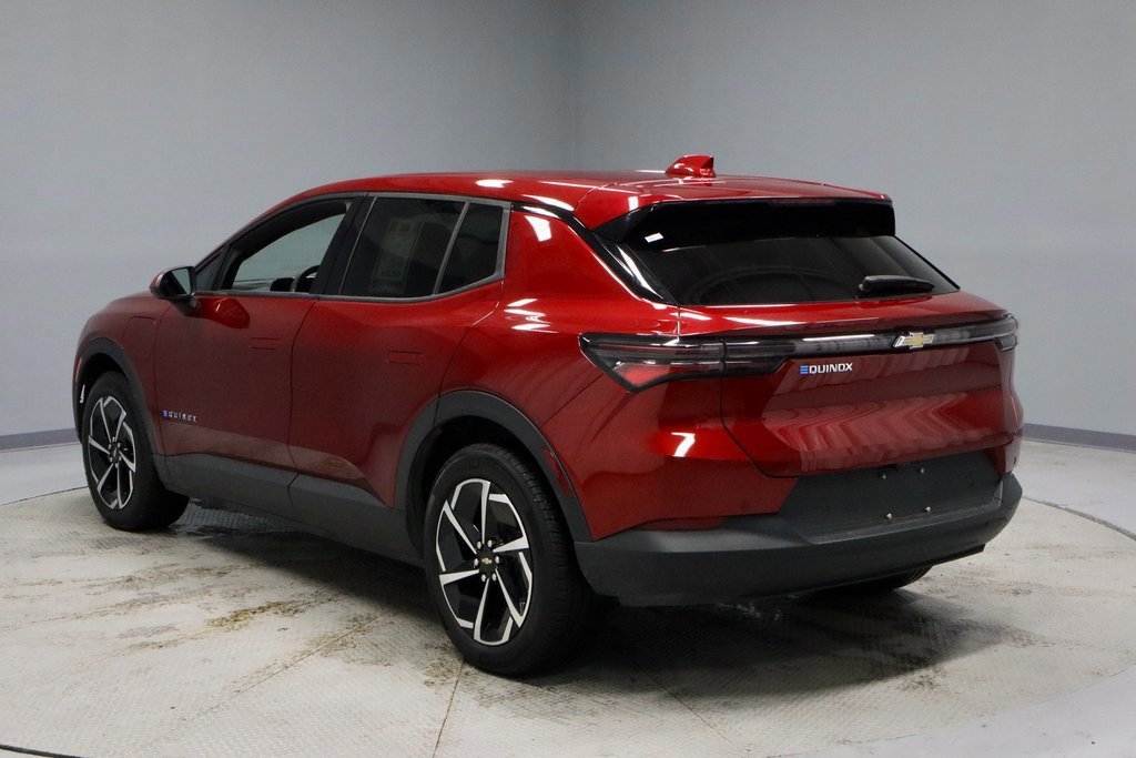 Used 2025 Chevrolet Equinox EV LT image 3