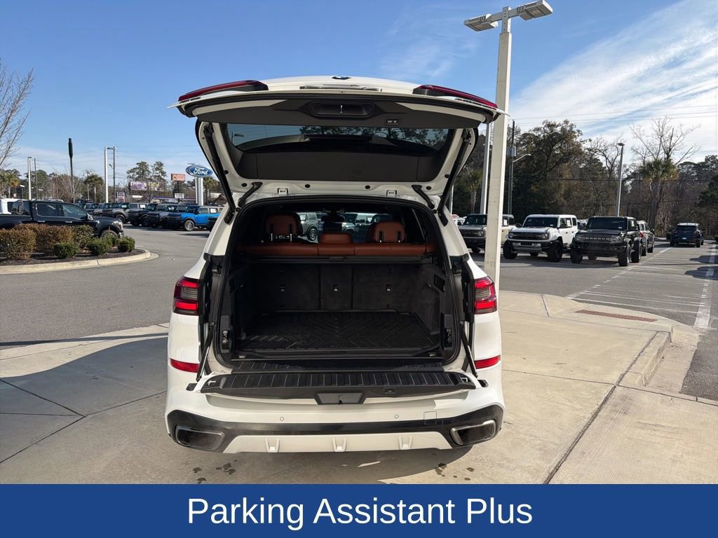 Used 2022 BMW X5 M50i w/ Executive Package image 10