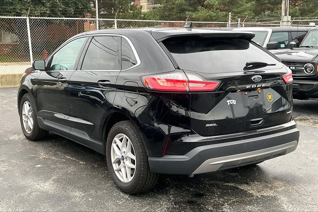 Certified 2022 Ford Edge SEL w/ Convenience Package AWD/4WD image 10