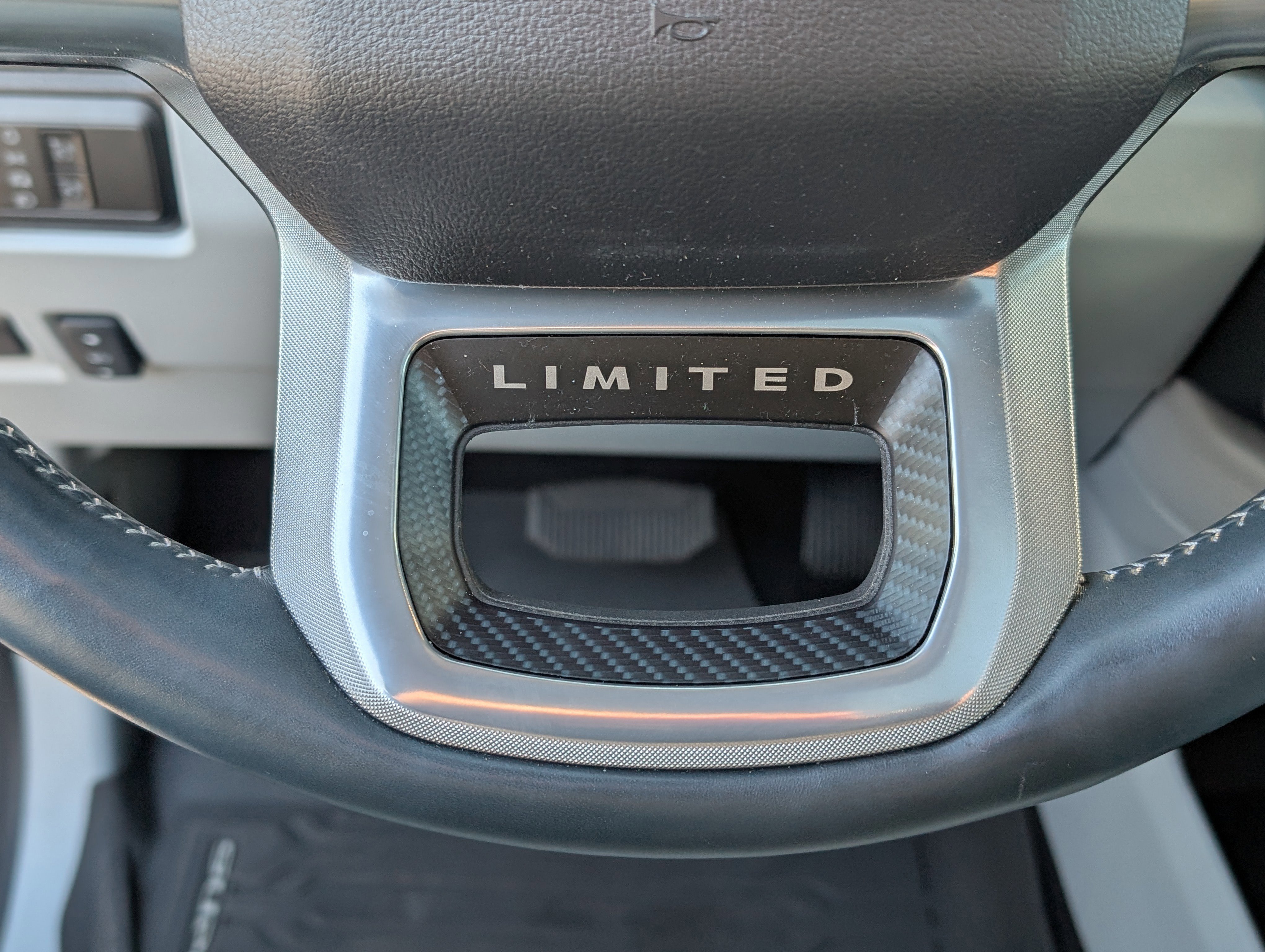 Certified 2024 Ford F250 Limited w/ FX4 Off-Road Package image 32